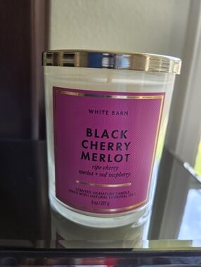 White Barn Black Cherry Merlot Candle